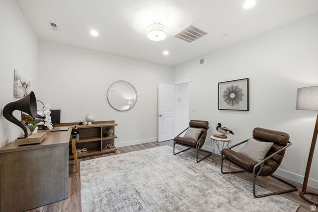 3355 Santa Fe Road Park City, UT 84098 - Photo 13 of 45 Bright room with wood-finish flooring and recessed lighting
