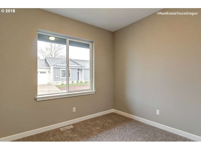 564 East Elm Loop Gervais, OR 97026 - Photo 5 of 32 Gallery Image 5
