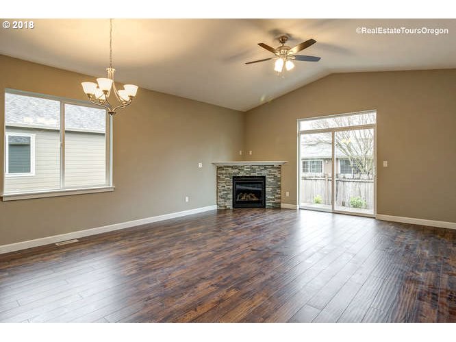 564 East Elm Loop Gervais, OR 97026 - Photo 7 of 32 Gallery Image 7