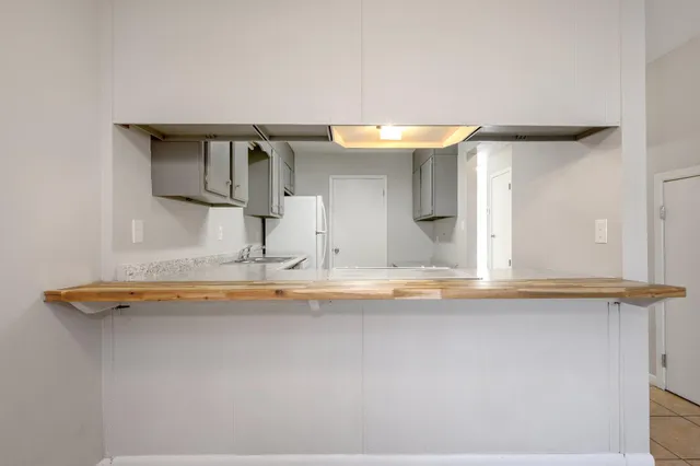 a close view of sink and tap