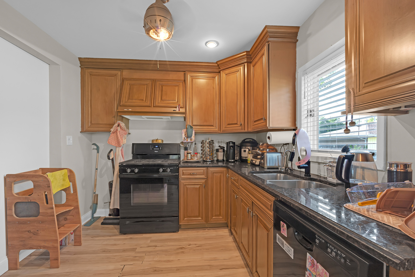 8820 Palisades Road Burr Ridge, IL 60527 - Photo 12 of 29