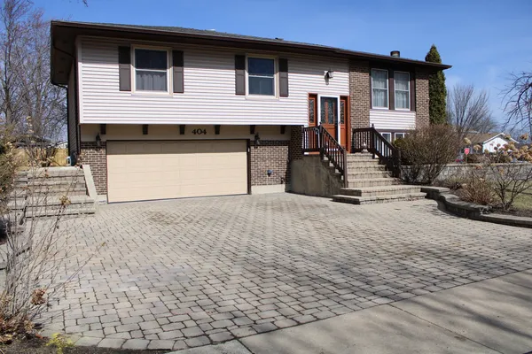 $389,000 | 404 Galahad Road, Bolingbrook, IL 60440