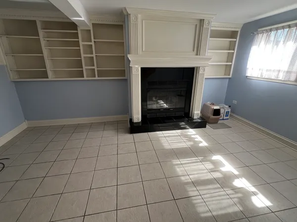 $389,000 | 404 Galahad Road, Bolingbrook, IL 60440