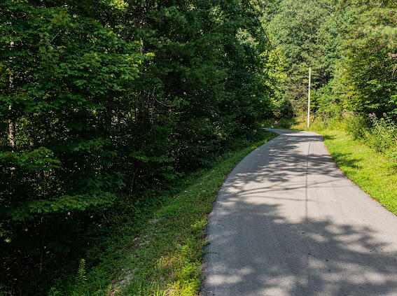 9999 Cliffs Edge Road East Bernstadt, KY 40729 - Photo 4 of 11 02BAAD61-E279-4BE6-AE68-F1447D8185F7