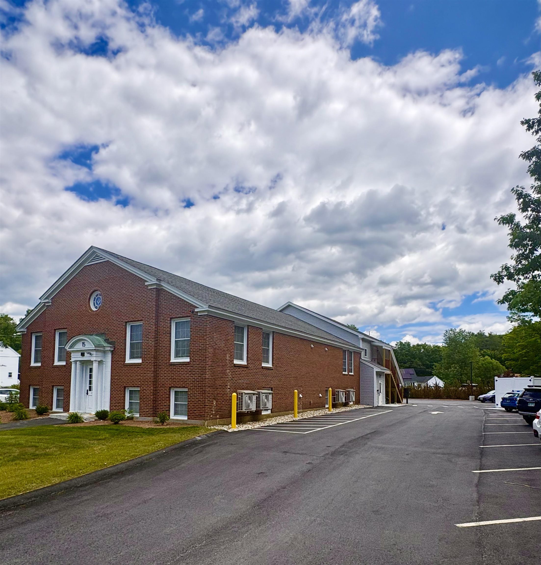 15 Mountain Road, Unit 203 Goffstown, NH 03045 - Photo 2 of 16