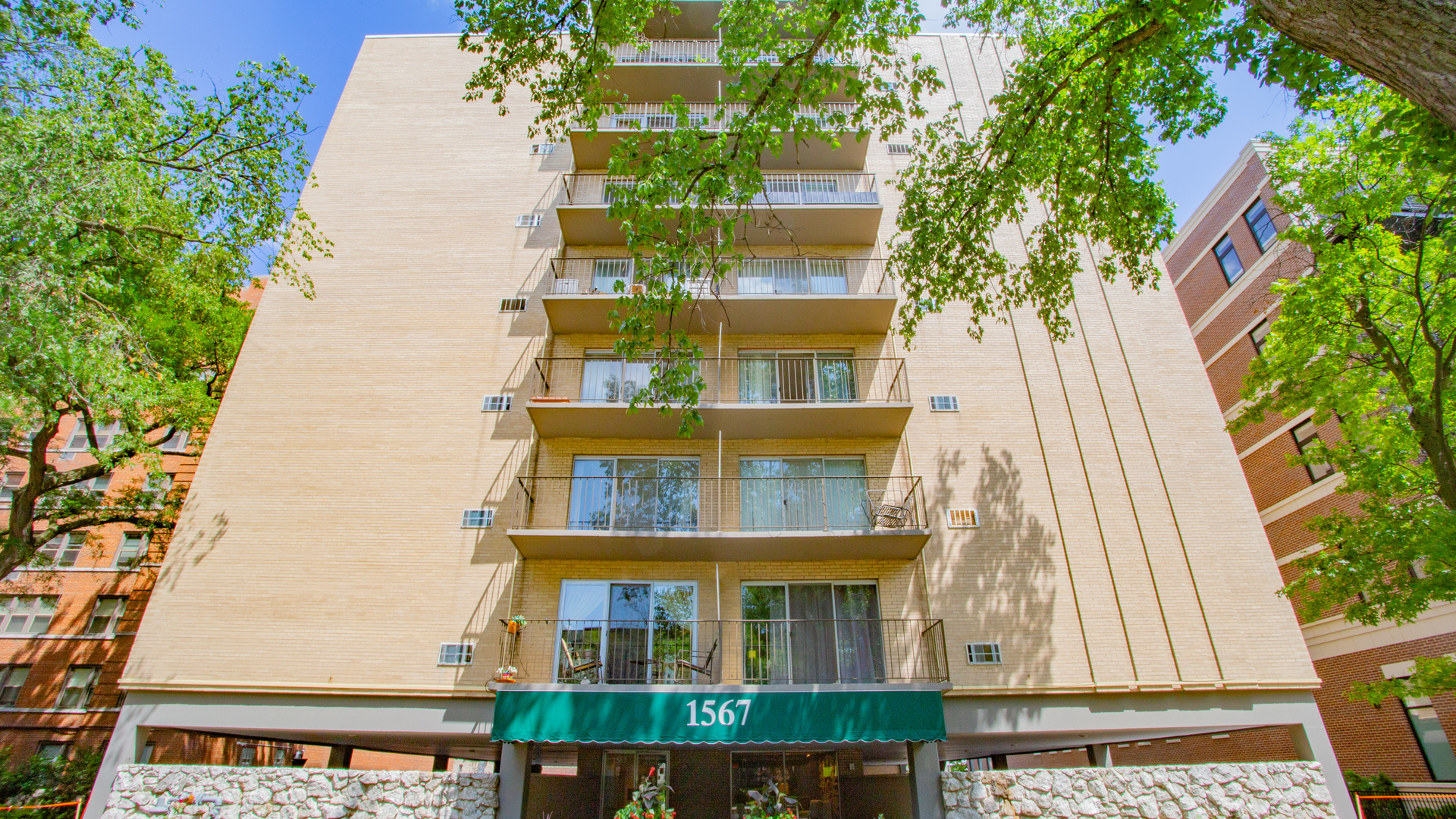 1567 Ridge Avenue, Unit 403 Evanston, IL 60201 - Photo 1 of 20 front view of a building