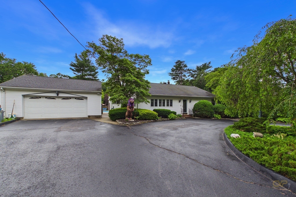 26 Pershing Avenue Acushnet, MA 02743 - Photo 2 of 39