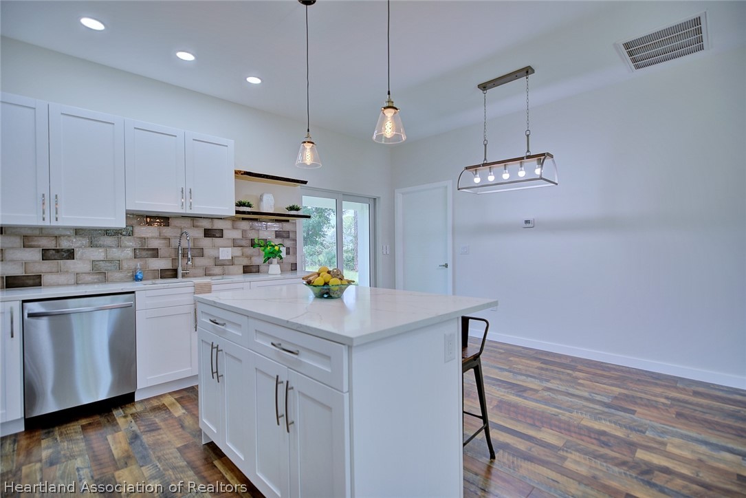 3518 Comet Terrace Sebring, FL 33872 - Photo 4 of 19