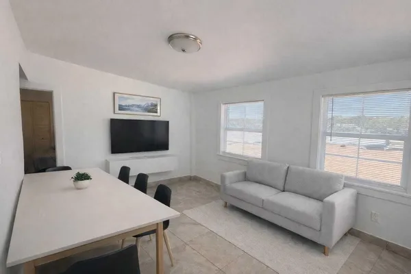 $3,600 | 1110 White Street, Unit 2, Key West, FL 33040