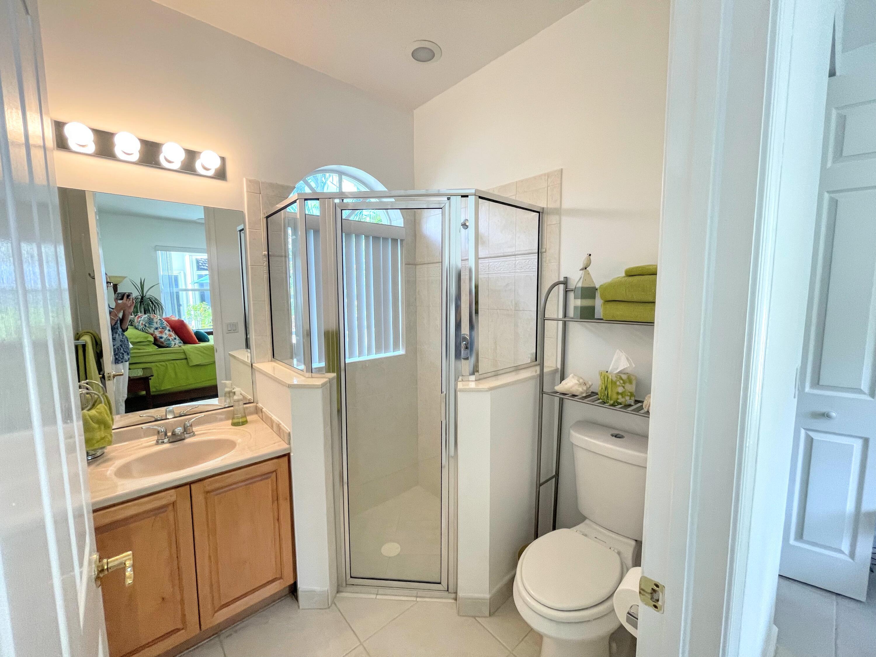 7060 Northwest Turtle Walk Boca Raton, FL 33487 - Photo 48 of 51 Courtyard House bathroom