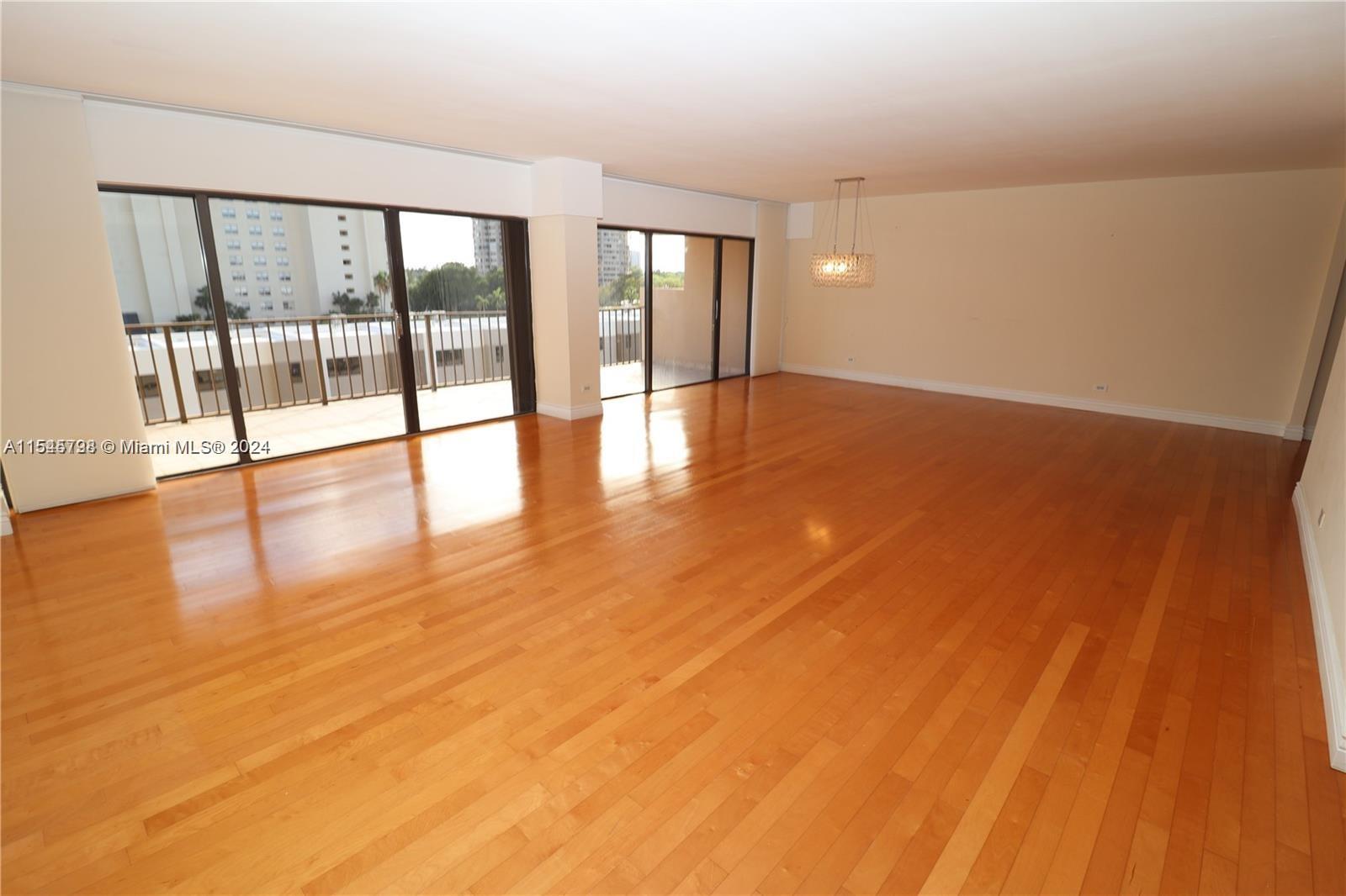 1800 Northeast 114th St Unit 608