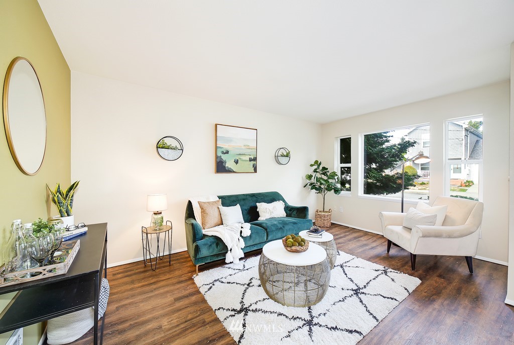 3321 South Mead Street Seattle, WA 98118 - Photo 3 of 14