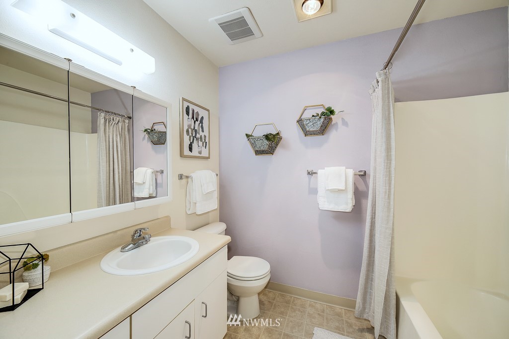 3321 South Mead Street Seattle, WA 98118 - Photo 10 of 14