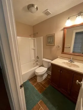 $2,400 | 7 Cabernet Drive, Kenner, LA 70065