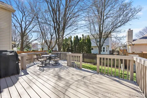 $340,000 | 94 Townsend Drive, Naperville, IL 60565