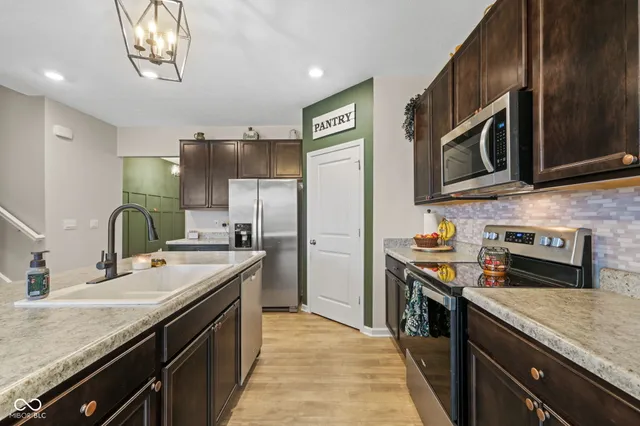 $359,999 | 3155 West Haberdashery Drive, Monrovia, IN 46157