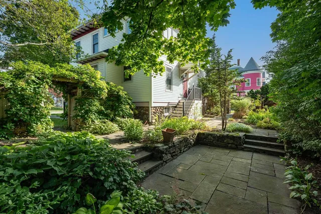 $3,900 | 160 Wibird Street, Unit 1, Portsmouth, NH 03801