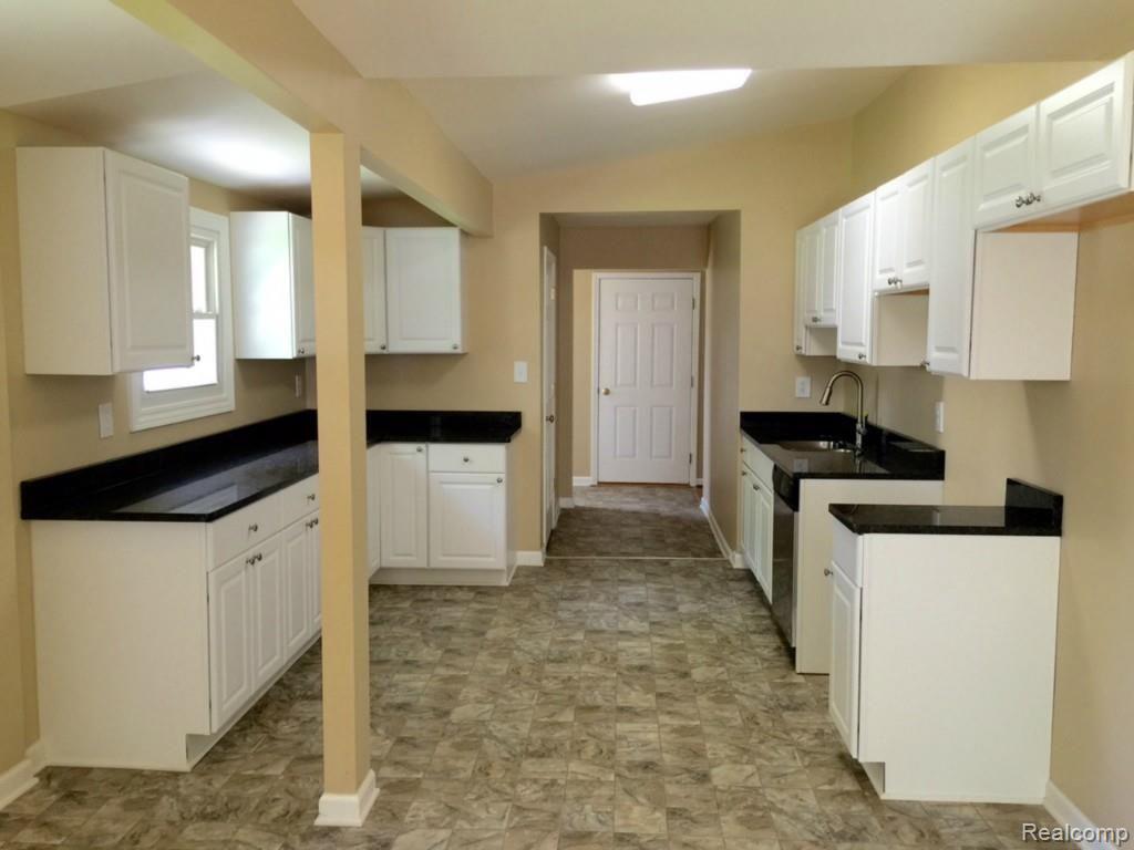 428 Gamma Road Walled Lake, MI 48390 - Photo 16 of 42 FullSizeRender (7).jpg
