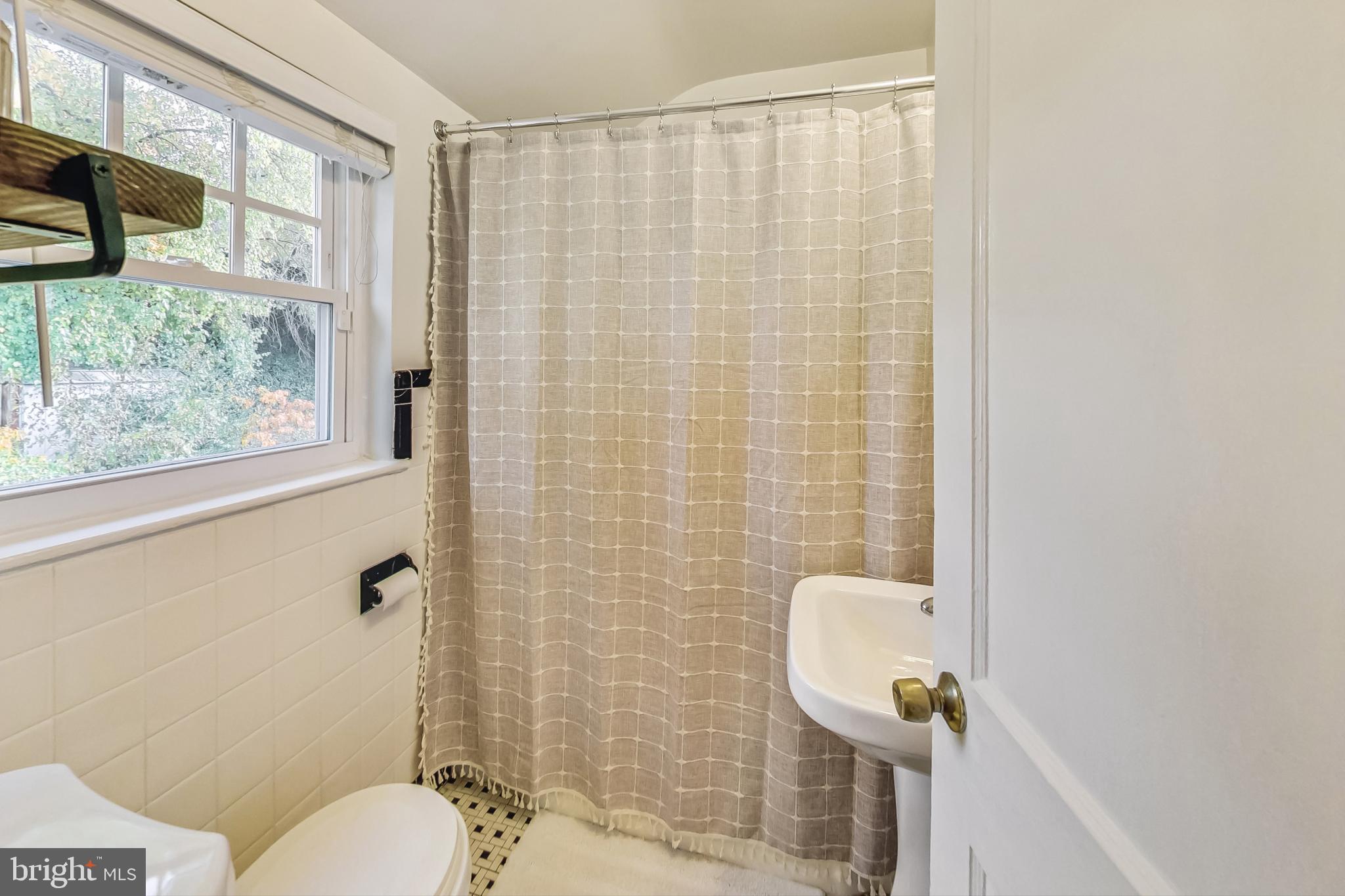 9913 Tenbrook Drive Silver Spring, MD 20901 - Photo 23 of 37