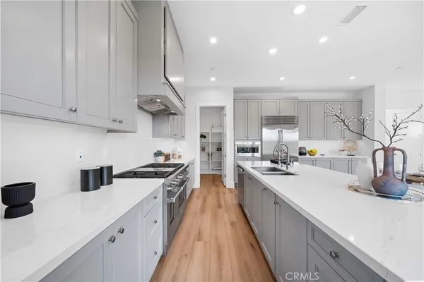 $3,298,000 | 63 Longchamp, Irvine, CA 92602