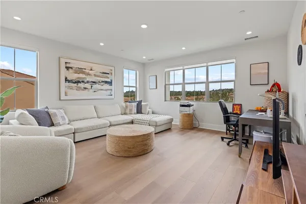 $3,298,000 | 63 Longchamp, Irvine, CA 92602