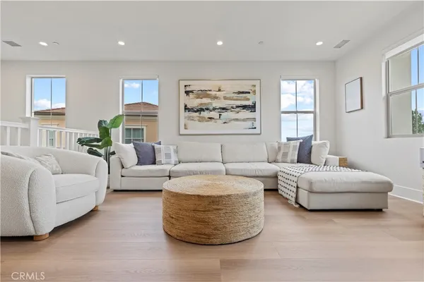 $3,298,000 | 63 Longchamp, Irvine, CA 92602