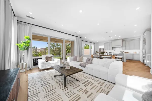 $3,298,000 | 63 Longchamp, Irvine, CA 92602