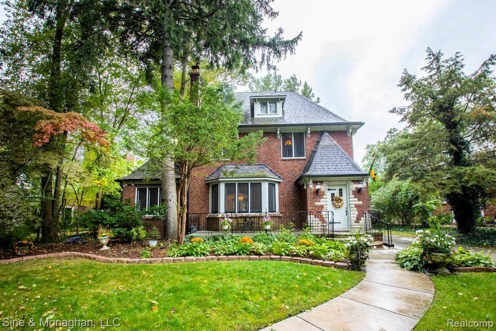205 Merriweather Road Grosse Pointe Farms, MI 48236 - Photo 1 of 36