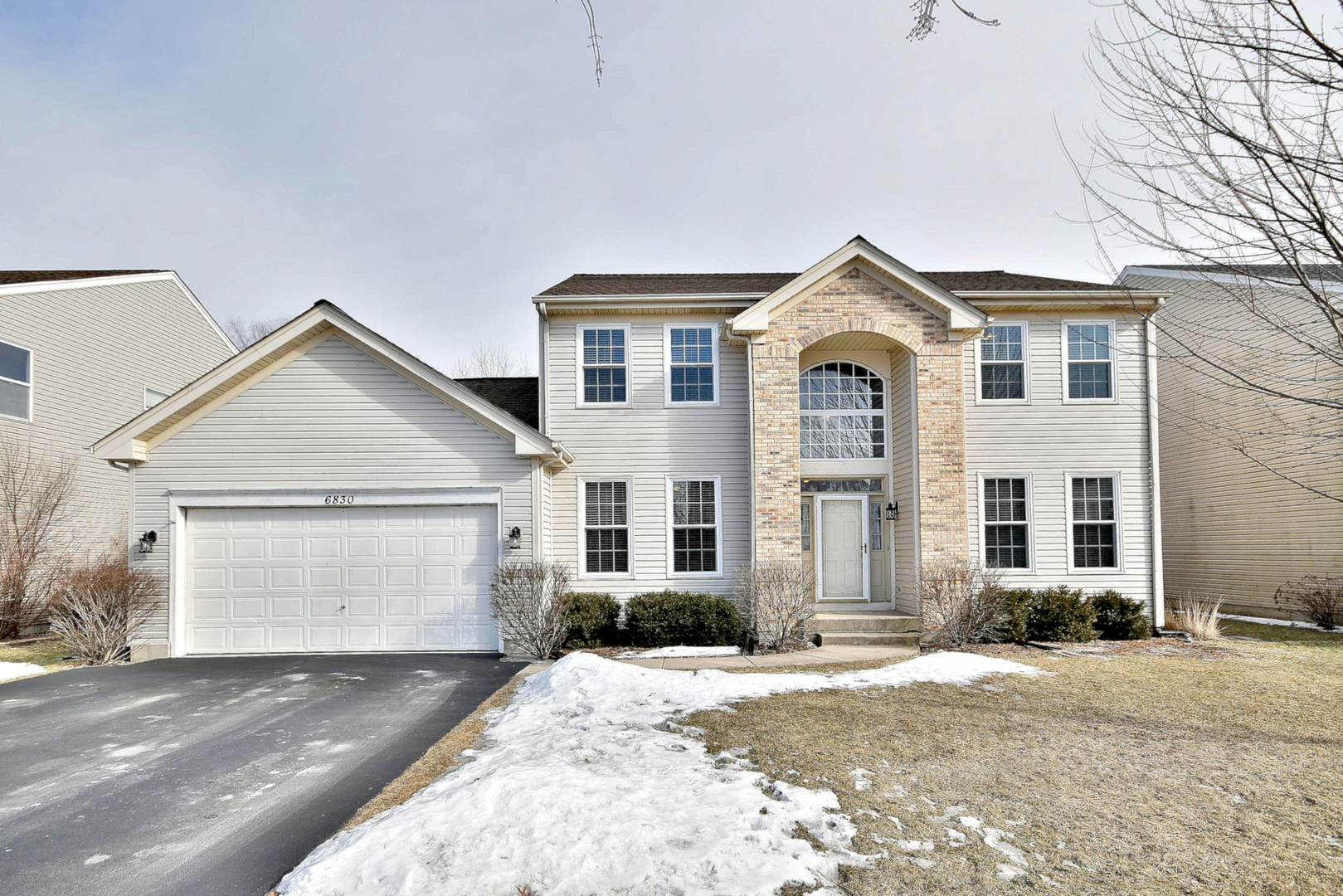 6830 Highgate Road Carpentersville, IL 60110 - Photo 1 of 25 Gallery Image 1