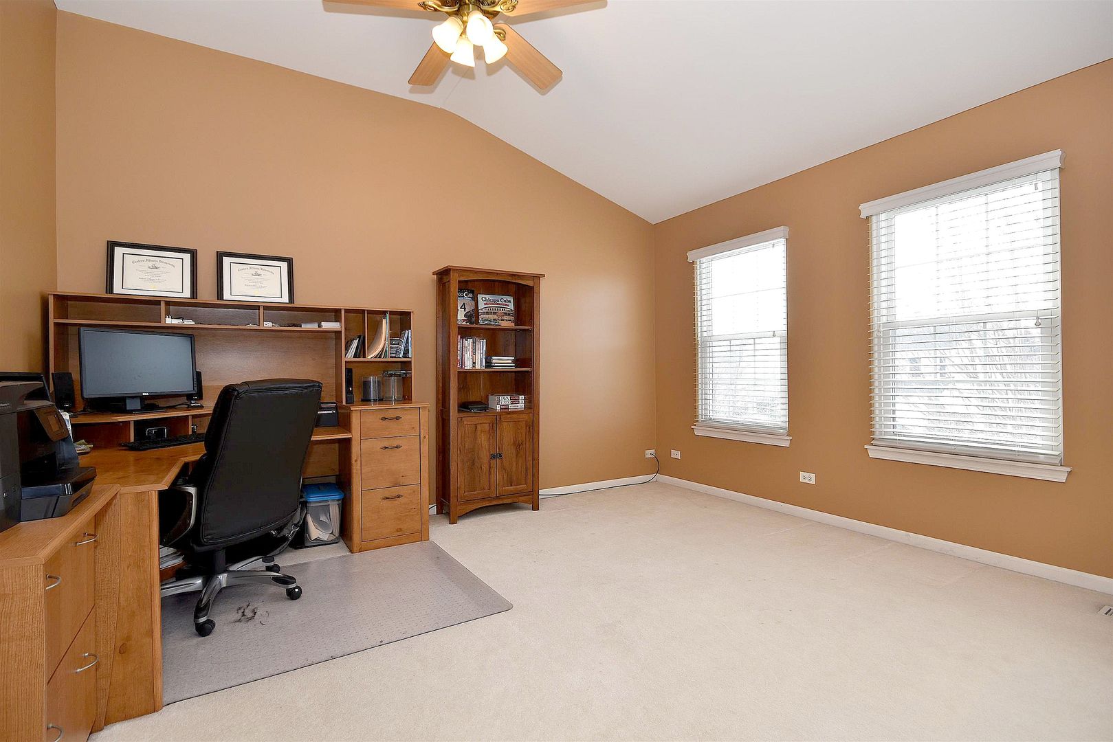 6830 Highgate Road Carpentersville, IL 60110 - Photo 13 of 25 Gallery Image 13
