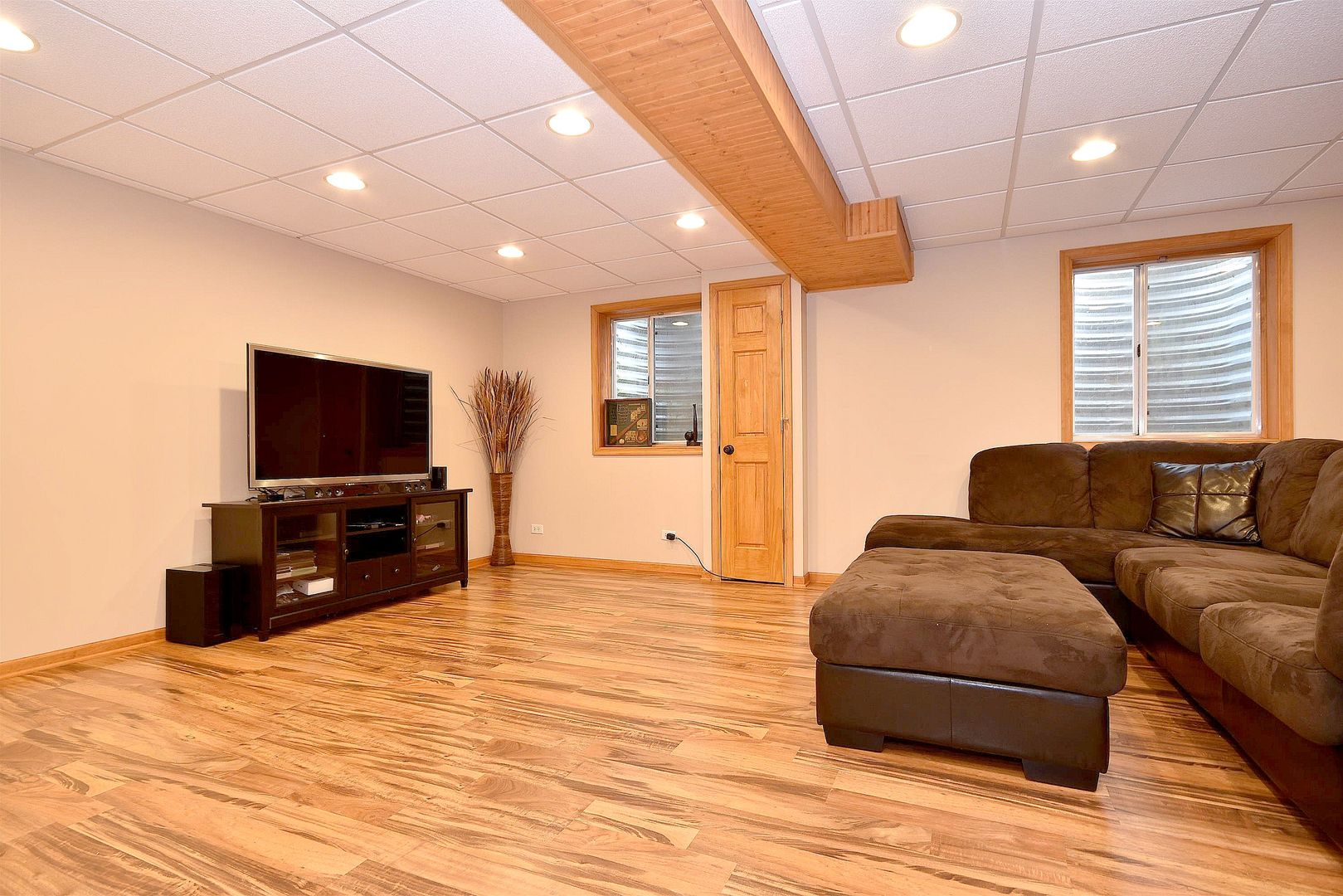6830 Highgate Road Carpentersville, IL 60110 - Photo 18 of 25 Gallery Image 18
