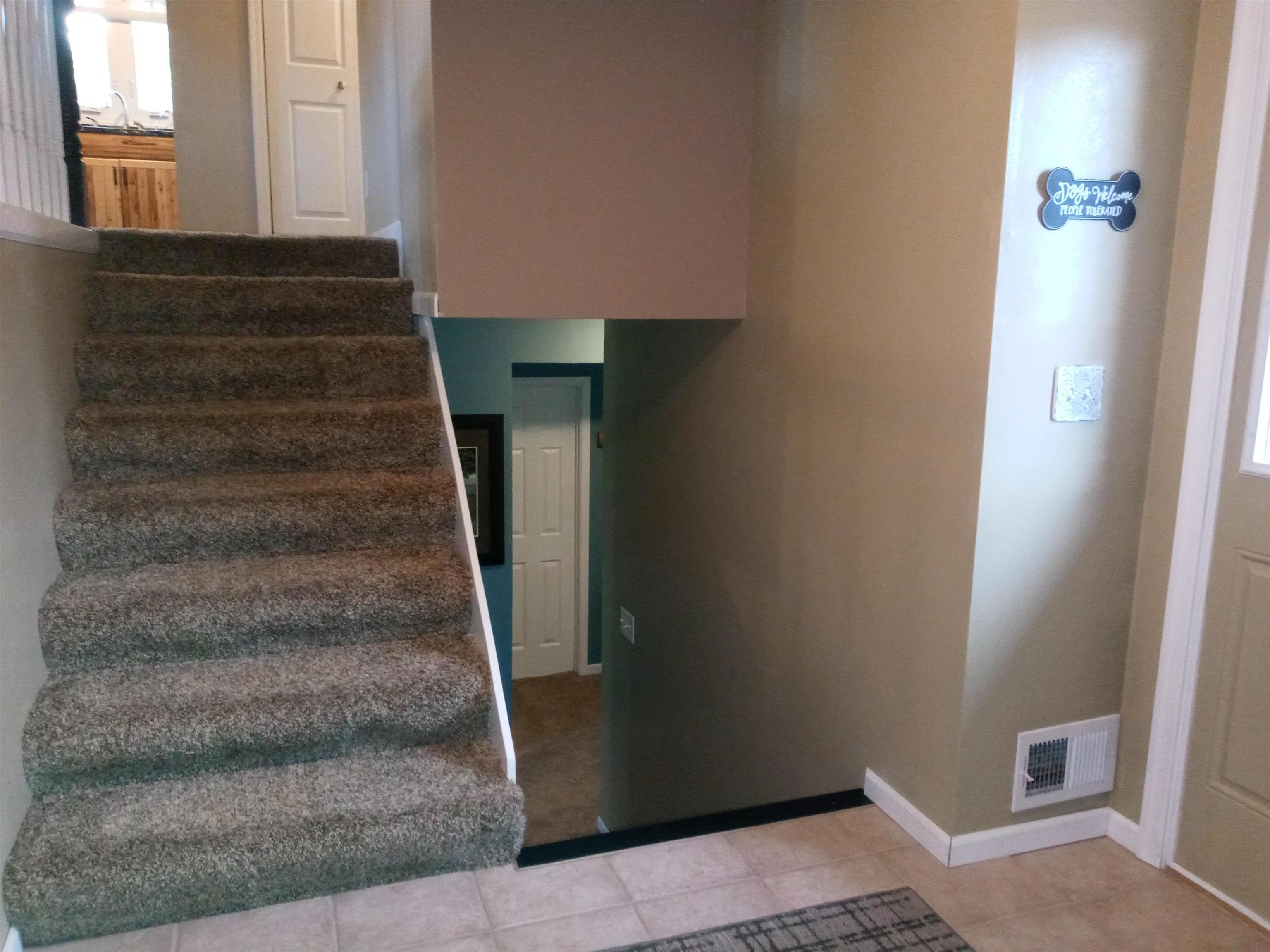 207 Westfield Road Winnebago, IL 61088 - Photo 10 of 27 a view of entryway