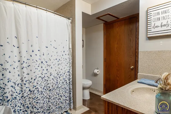 $249,000 | 422 Western Street, Onaga, KS 66521