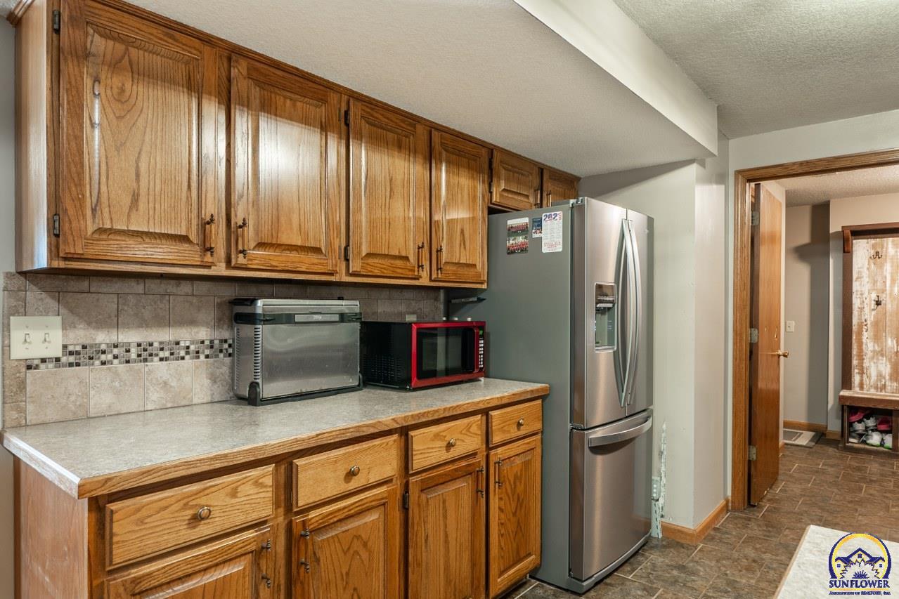 422 Western Street Onaga, KS 66521 - Photo 10 of 27