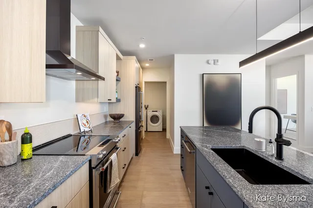 $895,000 | 144 Oakes Street Southwest, Unit 1903, Grand Rapids, MI 49503