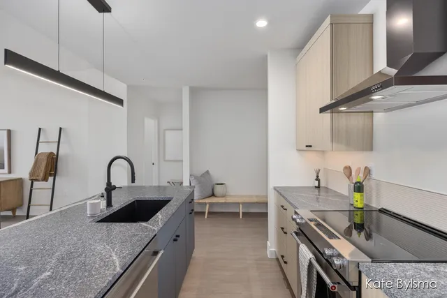 $895,000 | 144 Oakes Street Southwest, Unit 1903, Grand Rapids, MI 49503