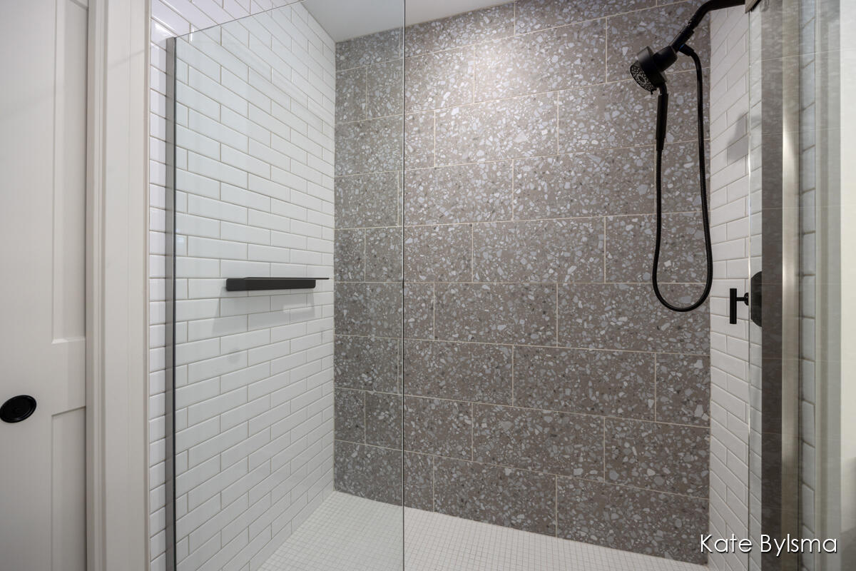 144 Oakes Street Southwest, Unit 1903 Grand Rapids, MI 49503 - Photo 23 of 63 Primary Shower