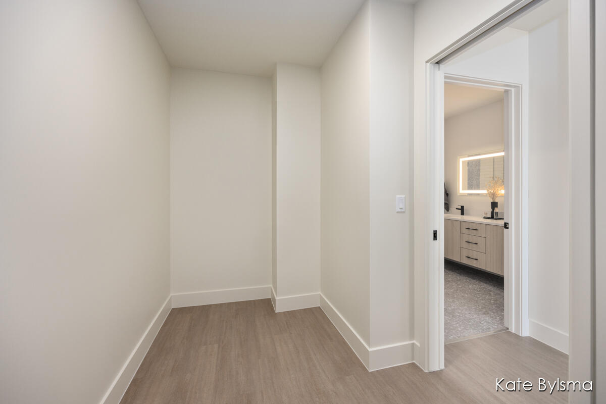 144 Oakes Street Southwest, Unit 1903 Grand Rapids, MI 49503 - Photo 24 of 63 Primary Closet