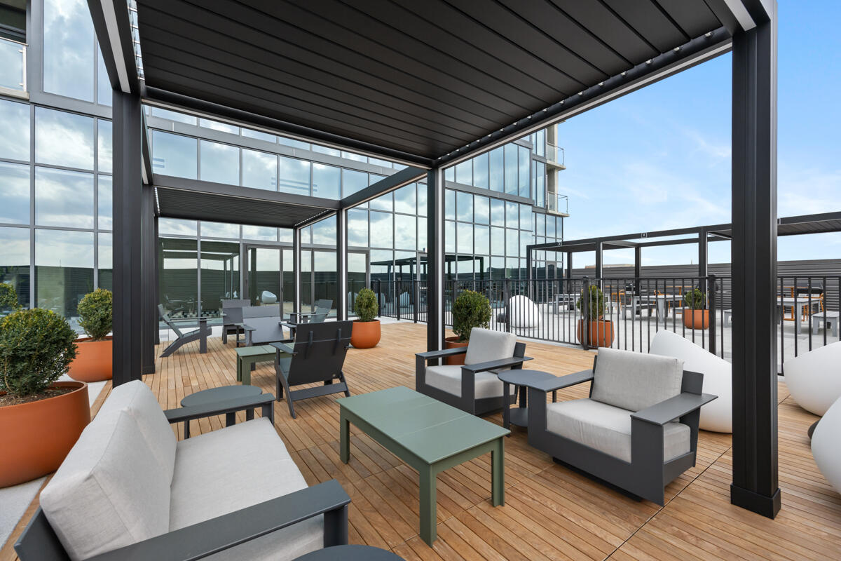 144 Oakes Street Southwest, Unit 1903 Grand Rapids, MI 49503 - Photo 34 of 63 Amenity Deck