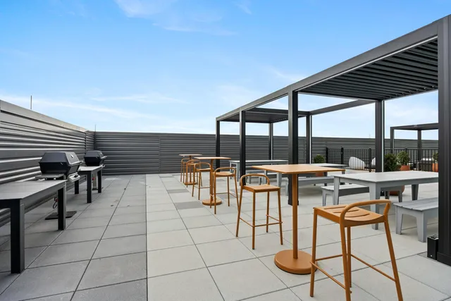 $895,000 | 144 Oakes Street Southwest, Unit 1903, Grand Rapids, MI 49503