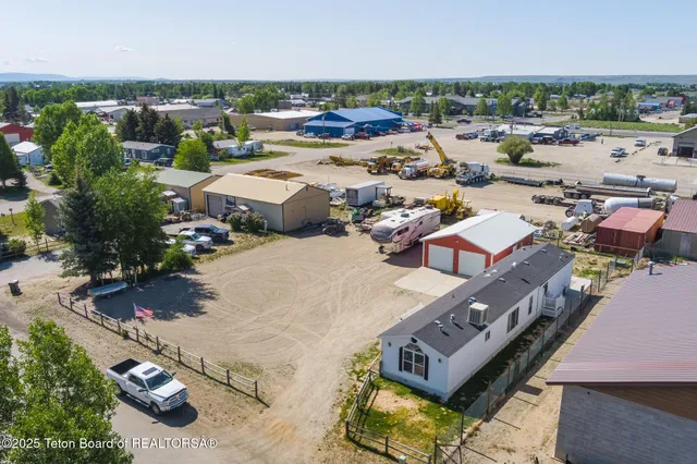 $90,000 | 942 Bonneville Street, Pinedale, WY 82941