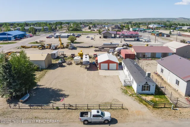 $90,000 | 942 Bonneville Street, Pinedale, WY 82941