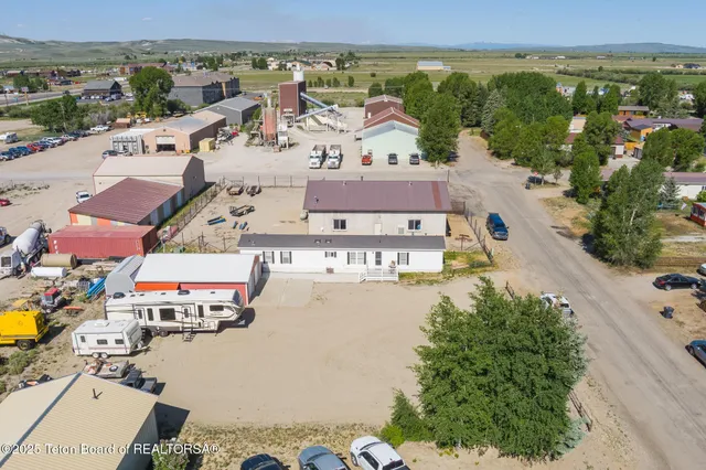 $90,000 | 942 Bonneville Street, Pinedale, WY 82941