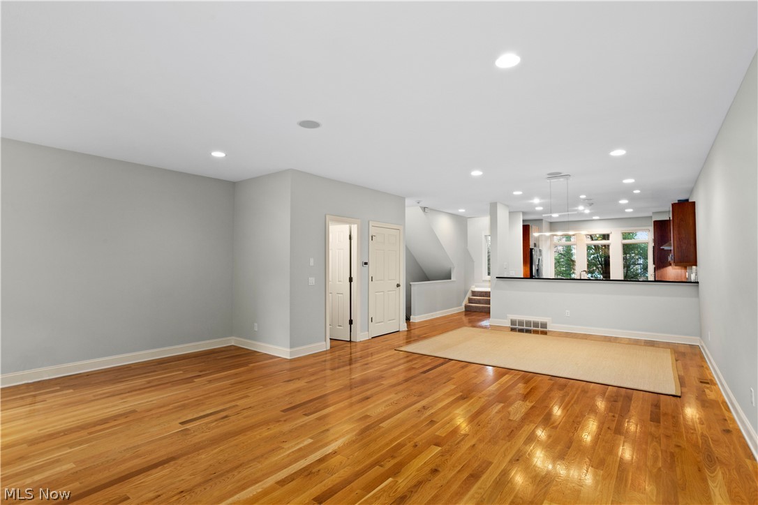 12480 Cedar Road, Unit 14 Cleveland, OH 44106 - Photo 5 of 35 Hardwood floors