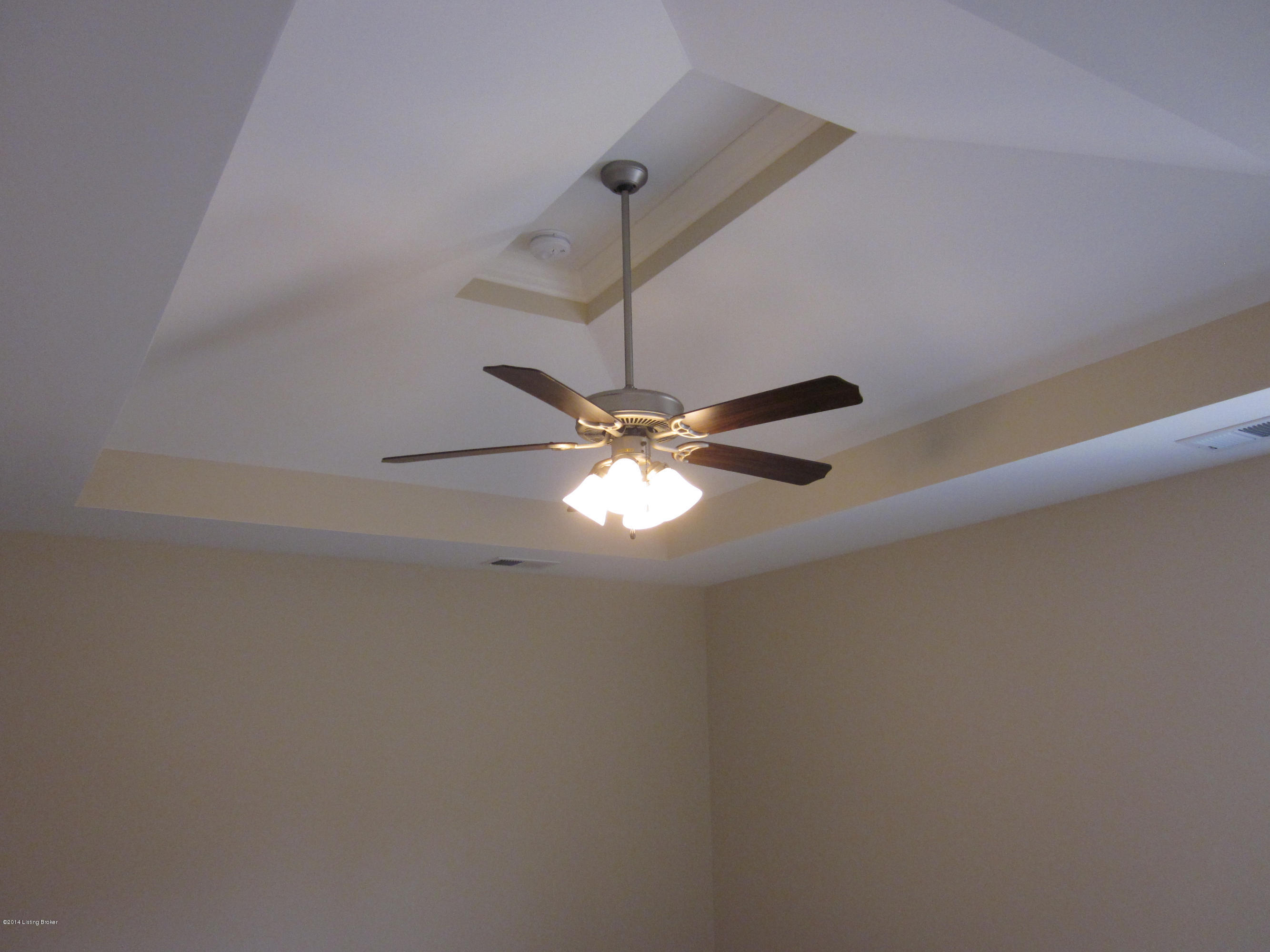 6452 Renate Road Louisville, KY 40291 - Photo 9 of 15 6450-6458 Renate Rd-3-1-14 045