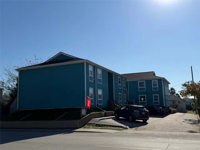 $1,150 | 6723 Heards Lane, Unit 1, Galveston, TX 77551