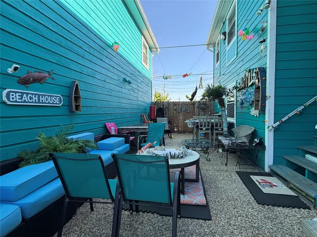 $1,150 | 6723 Heards Lane, Unit 1, Galveston, TX 77551