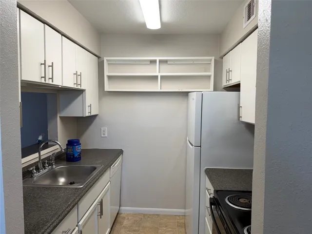 $1,150 | 6723 Heards Lane, Unit 1, Galveston, TX 77551