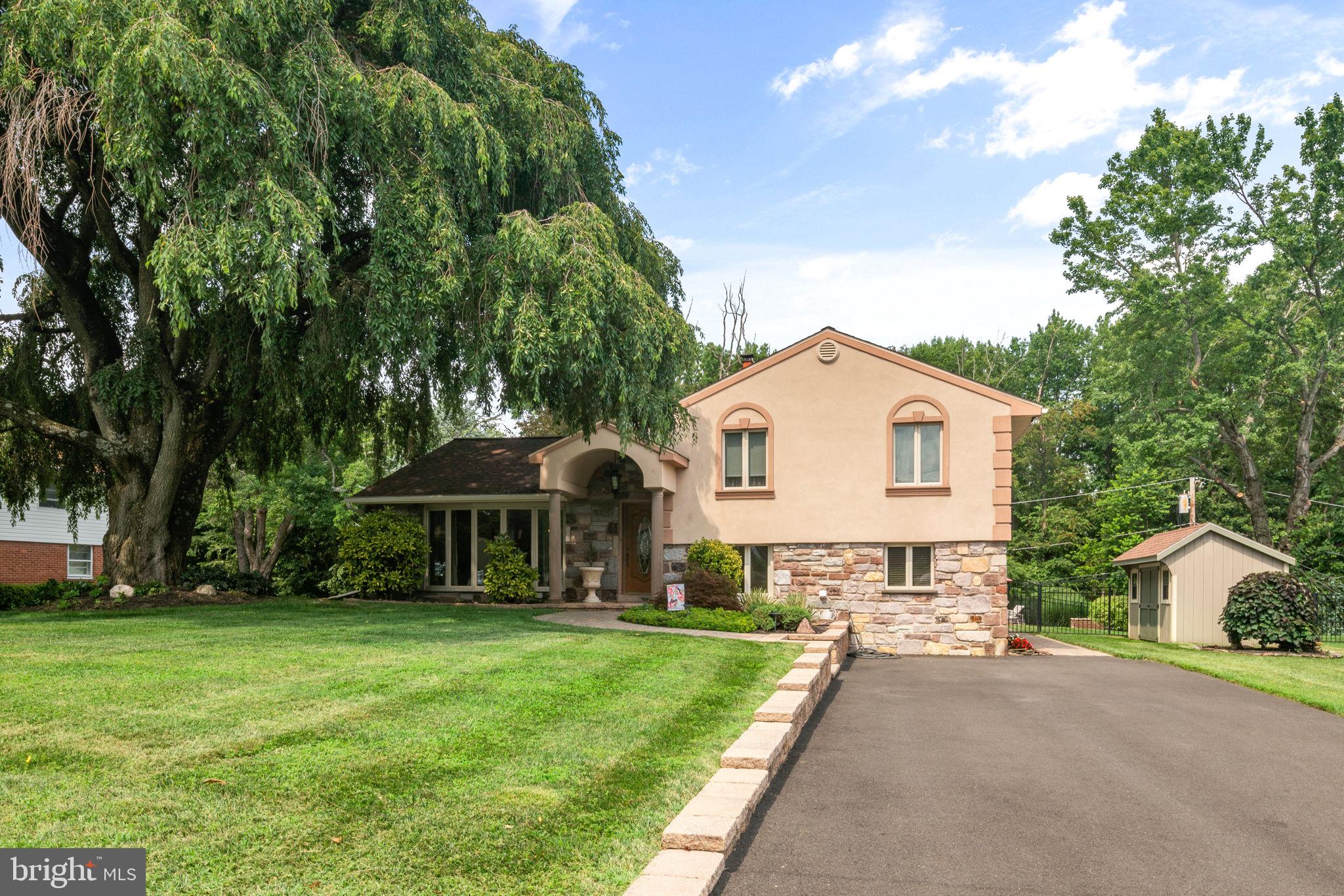 501 Wingate Road Huntingdon Valley, PA 19006 - Photo 2 of 38 A June Meadows Beauty