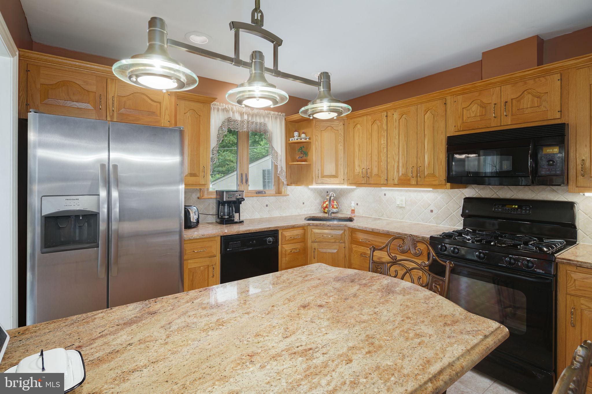 501 Wingate Road Huntingdon Valley, PA 19006 - Photo 15 of 38 Frig stays too!